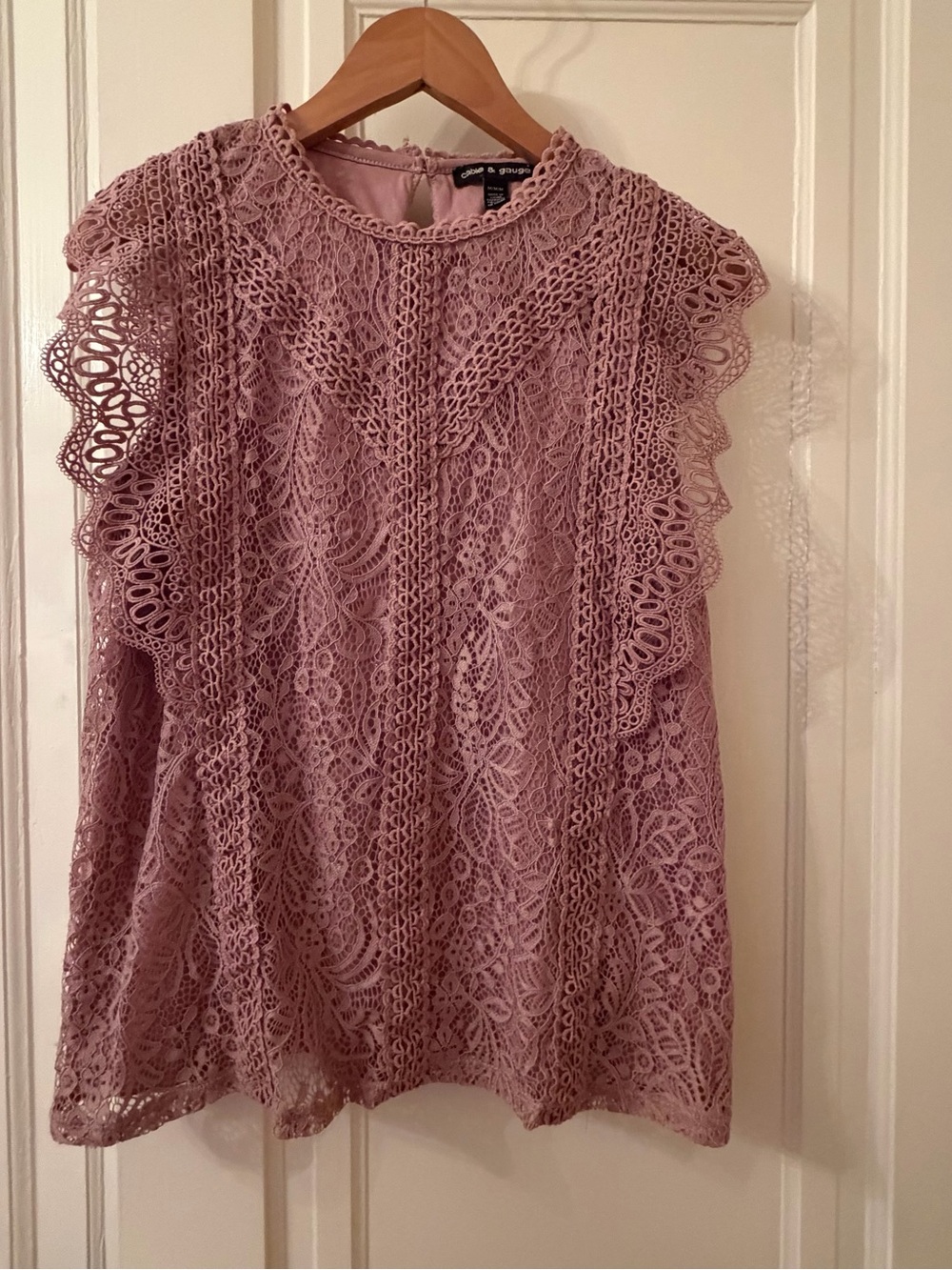 Cable & Gauge Lace Ruffle Blouse (EUC)